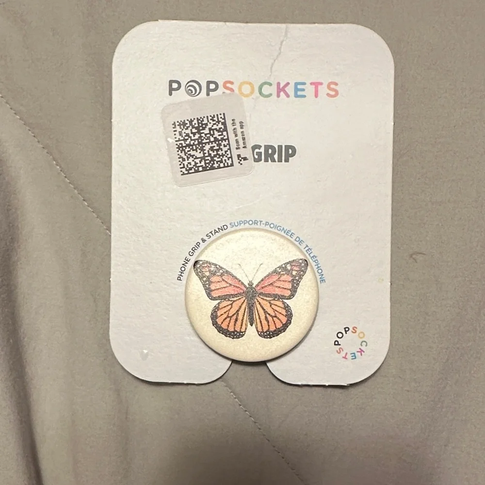 PopSocket off white background with Monarch Butterfly